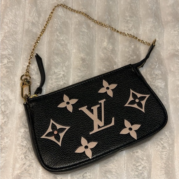 Louis Vuitton Black and Cream Clutch with Gold Chain - Picture 1 of 6